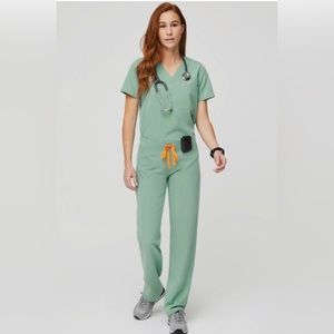 FIGS JADE SCRUB SET (discontinued color)